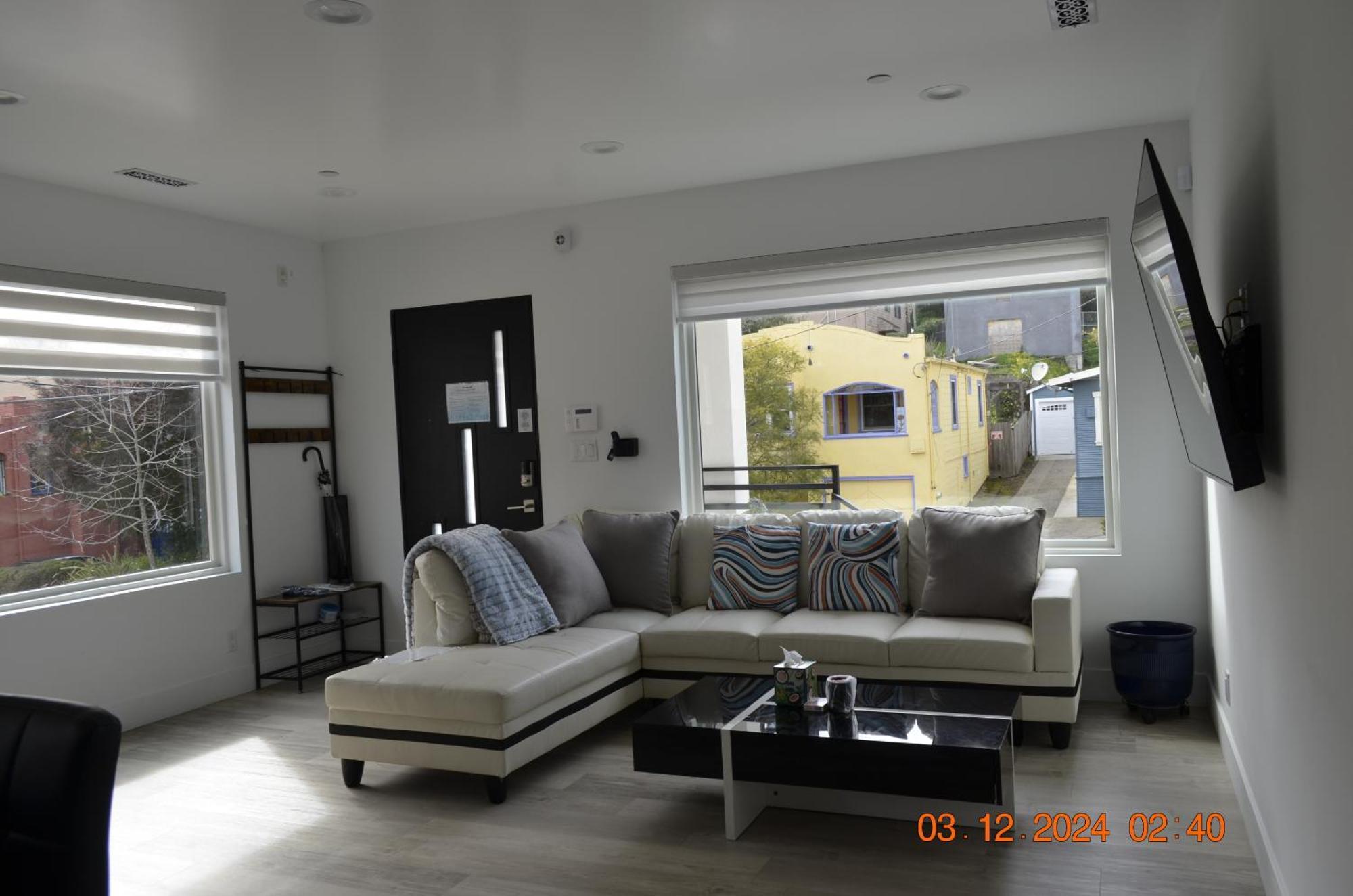 Dimond Abode Vacation Home #1 Oakland Dimond District Room photo